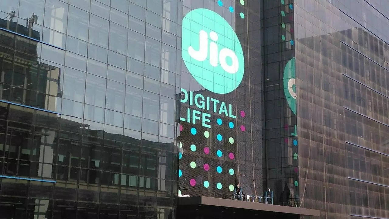 Jio to land next gen multi-terabit India-Asia-Xpress (IAX) undersea cable system in Maldives