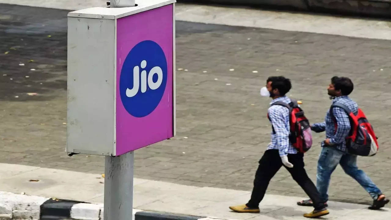 Jio's subsea cable system IAX to connect Maldives to India, Singapore