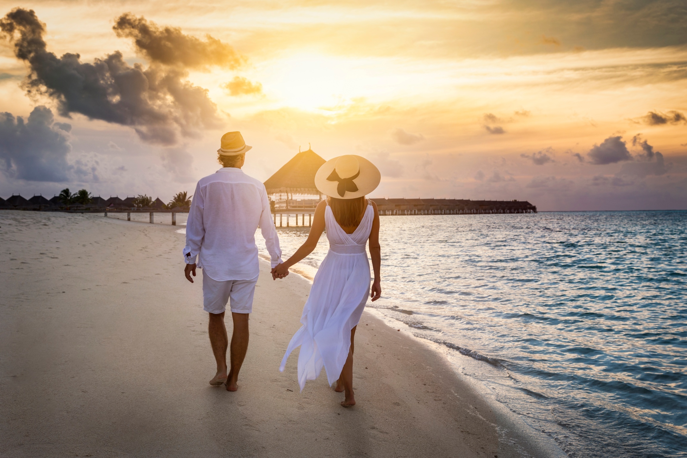 A resort in the Maldives is hiring an amateur honeymoon photographer