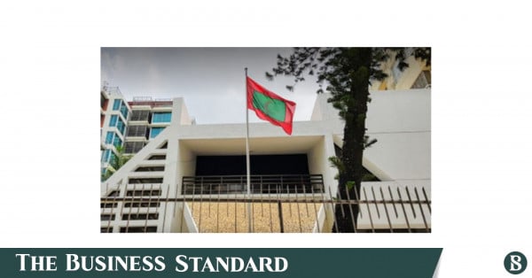 Bangladesh High Commission provides 21,360 seeds to Mianz College for green initiative in Maldives